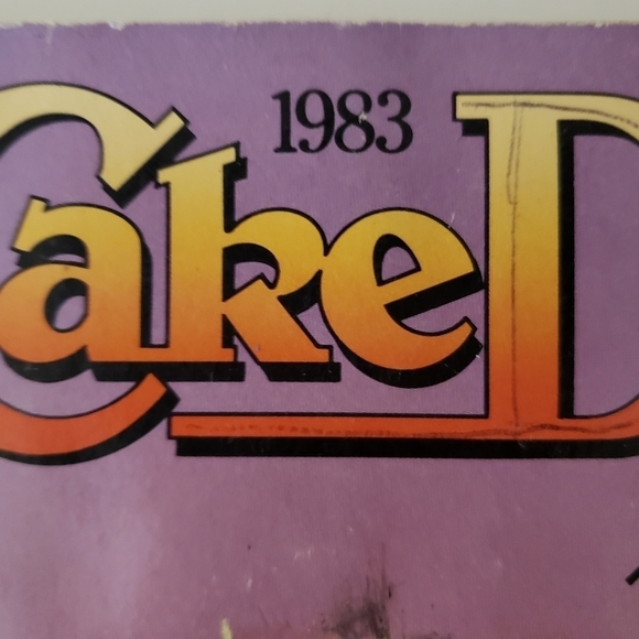 VTG Wilton Cake Decorating Book 1983 - Picture 5 of 7